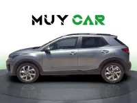 Usado Kia Stonic GT-Line 120 CV (88 kW) 2024 Gris SUV
