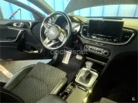 Usado Kia Ceed 141 CV (103 kW) 2022 Gris / plata Utilitario