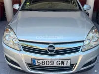 Usado Opel Astra Edition 110 CV (80 kW) 2010 Gris / plata Berlina