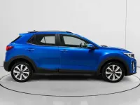 Usado Kia Stonic 101 CV (74 kW) 2024 Azul SUV