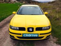 Usado Seat Leon Sport 105 CV (77 kW) 2001 Amarillo Utilitario