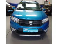 Usado Dacia Sandero Stepway 90 CV (66 kW) 2013 Azul Utilitario