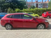 Usado Renault Mégane GrandTour Dynamique 110 CV (80 kW) 2013 Rojo Familiar