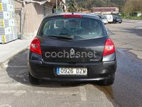 Usado Renault Clio II Authentique 75 CV (55 kW) 2006 Negro Berlina