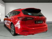 Usado Ford Focus ST-Line 125 CV (91 kW) 2024 Rojo Familiar