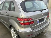 Usado Mercedes B180 109 CV (80 kW) 2008 Gris / plata Monovolumen
