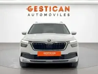 Usado Skoda Kamiq Ambition 110 CV (80 kW) 2021 Blanco SUV