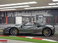 Usado Ferrari F8 721 CV (530 kW) 2022 Grigio silverstone Descapotable