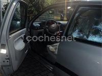 Usado Renault Clio II Authentique 70 CV (51 kW) 2006 Verde Berlina