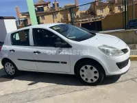 Usado Renault Clio II Authentique 70 CV (51 kW) 2006 Blanco Berlina
