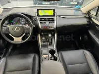 Usado Lexus NX300h Executive Line 197 CV (144 kW) 2018 Blanco SUV