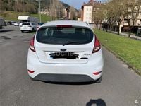 Usado Ford Fiesta Trend 95 CV (69 kW) 2015 Blanco Berlina