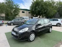 Usado Renault Clio II Authentique 75 CV (55 kW) 2010 Negro Berlina