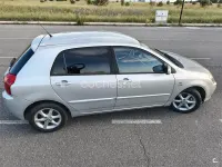 Usado Toyota Corolla Sol 110 CV (80 kW) 2002 Gris / plata Berlina