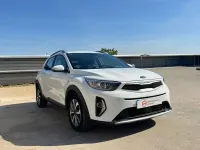 Usado Kia Stonic 101 CV (74 kW) 2025 Blanco SUV