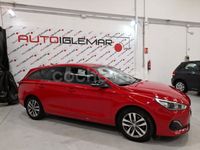 Usado Hyundai i30 GO! 110 CV (80 kW) 2018 Rojo Familiar