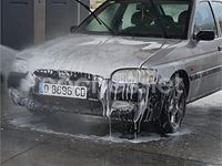 Usado Ford Escort 90 CV (66 kW) 1999 Gris / plata Berlina