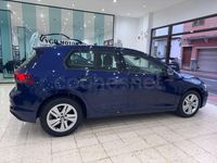 Usado VW Golf VIII 110 CV (80 kW) 2021 Azul Berlina