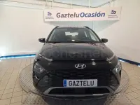 Usado Hyundai Bayon 100 CV (73 kW) 2022 Negro SUV