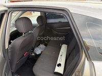Usado Ford Focus Trend 90 CV (66 kW) 2003 Gris / plata Berlina