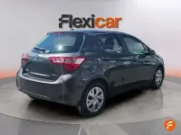 Usado Toyota Yaris Hybrid Business Edition 116 CV (85 kW) 2020 Gris