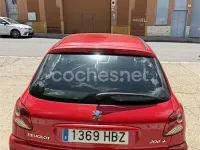 Usado Peugeot 206+ 75 CV (55 kW) 2011 Rojo Utilitario