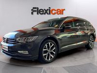 Begagnad VW Passat R-line 150 HK (110 kW) 2022 Svart Kombi