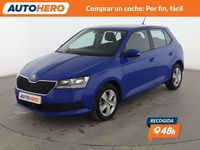 Usado Skoda Fabia Ambition 75 CV (55 kW) 2018 Azul Berlina
