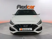 Usado Hyundai i30 120 CV (88 kW) 2022 Blanco Berlina