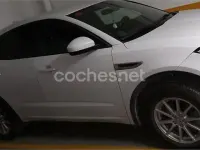 Usado Jaguar E-Pace R-Dynamic 150 CV (110 kW) 2019 Blanco SUV