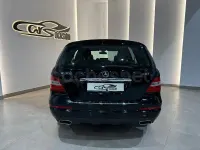 Usado Mercedes R300 190 CV (139 kW) 2011 Negro Familiar