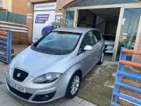 Usado Seat Altea Style 105 CV (77 kW) 2011 Gris / plata Monovolumen