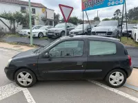 Usado Renault Clio II Expression 100 CV (73 kW) 2003 Negro Berlina