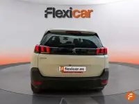 Usado Peugeot 5008 Active 130 CV (95 kW) 2023 Blanco SUV