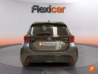 Usado Toyota Yaris Active 116 CV (85 kW) 2022 Gris Utilitario