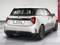 Usado Mini Cooper Essential 135 kW (184 CV) 2024 Gris Utilitario