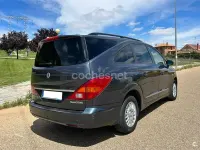 Usado SsangYong Rodius 165 CV (121 kW) 2010 Gris / plata Monovolumen