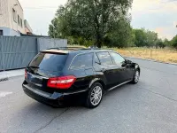 Usado Mercedes E200 136 CV (100 kW) 2010 Negro Familiar