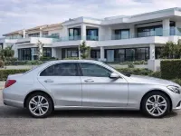 Usado Mercedes C220 194 CV (142 kW) 2018 Gris / plata Familiar