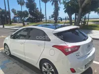 Usado Hyundai i30 GO! 110 CV (80 kW) 2014 Blanco Berlina