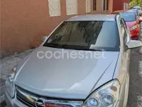 Usado Opel Astra Edition 100 CV (73 kW) 2009 Gris / plata Berlina