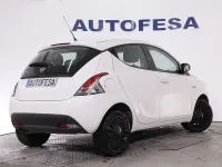 Usado Lancia Ypsilon 69 CV (50 kW) 2014 Blanco Utilitario