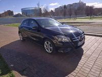 Usado Mercedes A180 Urban 122 CV (89 kW) 2014 Negro Utilitario