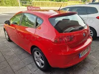 Usado Seat Leon Reference 105 CV (77 kW) 2010 Rojo Utilitario