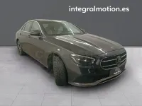 Usado Mercedes E300 320 CV (235 kW) 2021 Gris / plata Berlina