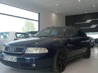 Usado Audi A4 180 CV (132 kW) 2001 Azul Berlina