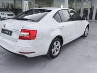 Usado Skoda Octavia Style 150 CV (110 kW) 2018 Blanco Berlina