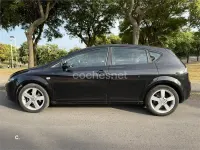 Usado Seat Leon Reference 140 CV (102 kW) 2006 Negro Utilitario