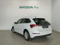 Usado Skoda Scala Ambition 110 CV (80 kW) 2022 Blanco Utilitario