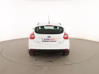 Usado Ford Focus 125 CV (91 kW) 2014 Blanco Berlina